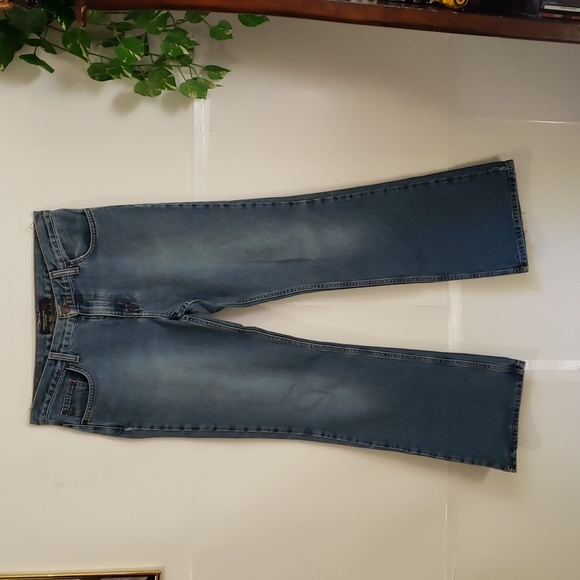 AE Outfitters 90's Bootcut Jean's - Picture 2 of 6